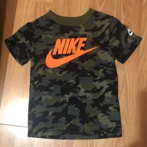 Nike Shirt, Boys Sz 4, NEW